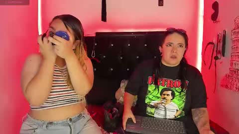 Snapshot of katieeandsharon chatting on 03/02/26, 12:34 SHARON KATIEE online show from 03/02/26, 12:34