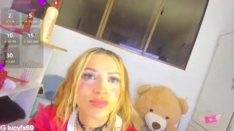 Snapshot of katlucy69 chatting on 02/01/25, 04:35 lucyfx69   INSTAGRAM online show from 02/01/25, 04:35