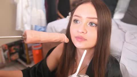 K A T L Y N  online show from 11/07/25, 09:48