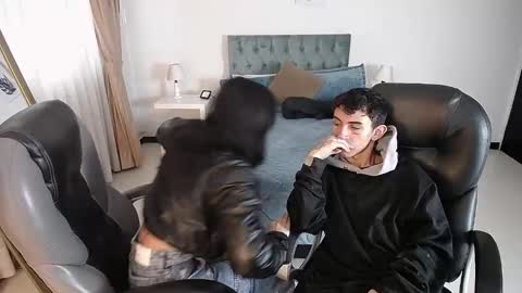 Snapshot of katnia_and_marcuz chatting on 03/05/25, 12:11 Katnia and Marcuz online show from 03/05/25, 12:11