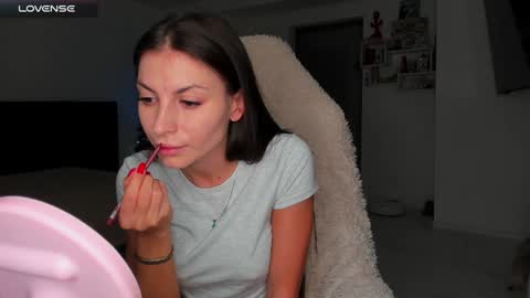 Snapshot of katrin_fit chatting on 01/04/25, 12:16 Katrin online show from 01/04/25, 12:16