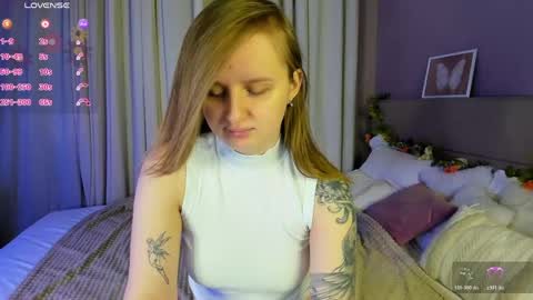 Katrina Bail online show from 05/12/26, 01:14