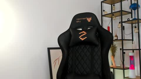 Snapshot of katrinewest chatting on 12/26/24, 11:46 Katrin online show from 12/26/24, 11:46