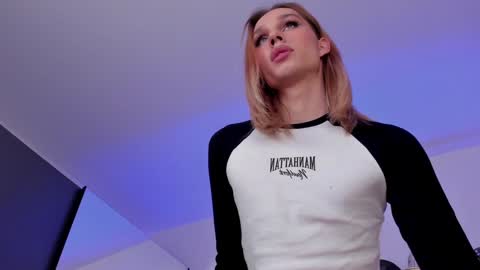 Snapshot of katrinewest chatting on 01/25/25, 10:28 Katrin online show from 01/25/25, 10:28