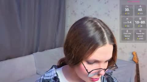 Snapshot of katrinmilima chatting on 03/18/26, 02:04 Hello im Caroline online show from 03/18/26, 02:04