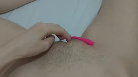 Snapshot of katrinna_arinna chatting on 01/11/25, 12:33 katrina dont forget to give me thumbs up online show from 01/11/25, 12:33