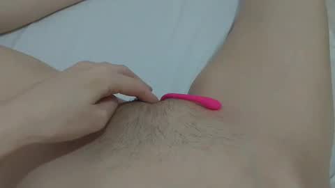 Snapshot of katrinna_arinna chatting on 01/19/25, 01:53 katrina dont forget to give me thumbs up online show from 01/19/25, 01:53