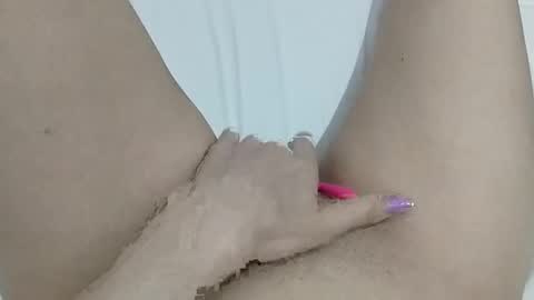 Snapshot of katrinna_arinna chatting on 12/15/25, 06:56 katrina dont forget to give me thumbs up online show from 12/15/25, 06:56