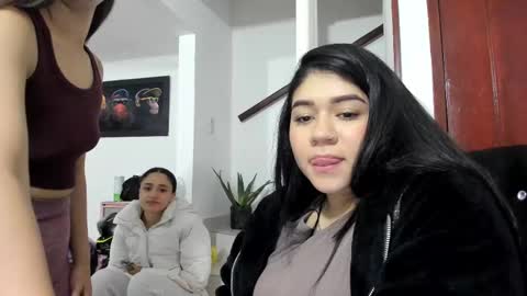 Snapshot of katrinrosex chatting on 02/10/25, 02:37 Katrin online show from 02/10/25, 02:37