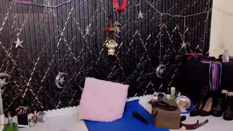 Snapshot of katt_bdsm chatting on 12/04/25, 07:33 Katt online show from 12/04/25, 07:33