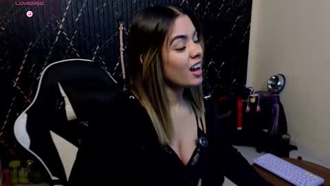 Snapshot of katt_bdsm chatting on 01/19/26, 03:54 Katt online show from 01/19/26, 03:54