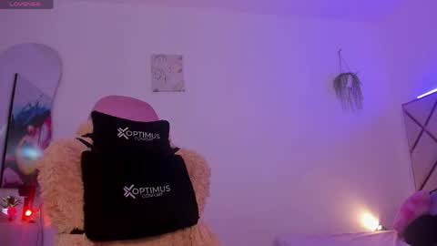 Snapshot of katt_lover chatting on 06/04/26, 03:56 michell online show from 06/04/26, 03:56