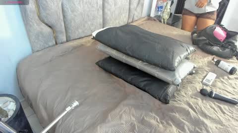 Snapshot of kattejordan chatting on 02/02/25, 03:32 Katerine online show from 02/02/25, 03:32