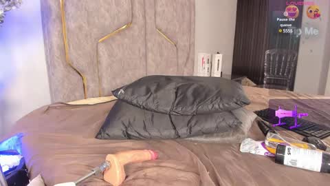 Snapshot of kattejordan chatting on 02/19/25, 09:50 Katerine online show from 02/19/25, 09:50