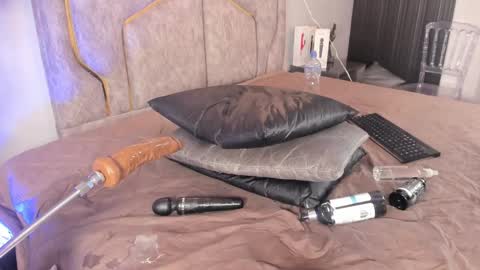 Snapshot of kattejordan chatting on 03/04/25, 06:37 Katerine online show from 03/04/25, 06:37