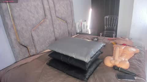 Snapshot of kattejordan chatting on 03/07/25, 03:40 Katerine online show from 03/07/25, 03:40