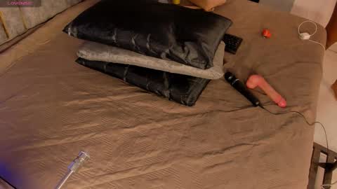 Snapshot of kattejordan chatting on 03/12/25, 03:46 Katerine online show from 03/12/25, 03:46