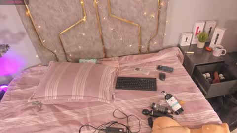 Snapshot of kattejordan chatting on 09/10/25, 03:50 Katerine online show from 09/10/25, 03:50