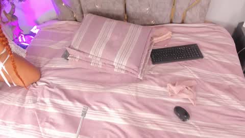 Snapshot of kattejordan chatting on 09/27/25, 04:06 Katerine online show from 09/27/25, 04:06