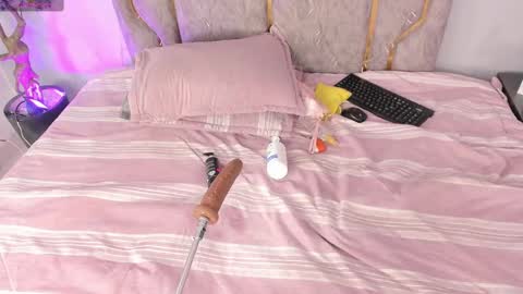 Snapshot of kattejordan chatting on 10/08/25, 03:37 Katerine online show from 10/08/25, 03:37