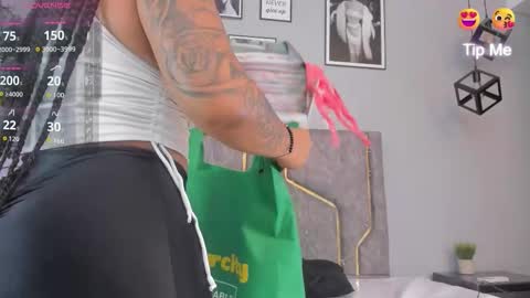 Snapshot of kattejordan chatting on 10/13/25, 03:39 Katerine online show from 10/13/25, 03:39