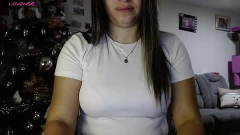 Snapshot of kattie_love chatting on 01/14/25, 01:26 kattie online show from 01/14/25, 01:26