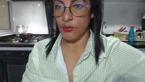 KattleyaGrey online show from 11/26/25, 08:54