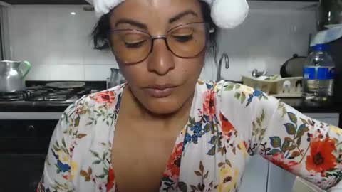 Snapshot of kattleyagray chatting on 12/19/25, 08:16 KattleyaGrey online show from 12/19/25, 08:16