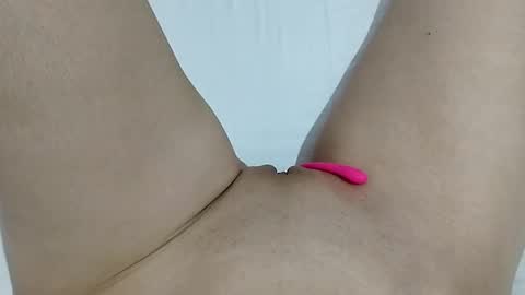 Snapshot of kattrinah_nikitta chatting on 10/03/25, 09:23 nikitta online show from 10/03/25, 09:23