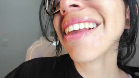 Snapshot of katty_mouth chatting on 12/04/25, 08:39 Katty online show from 12/04/25, 08:39
