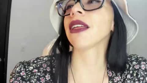 Snapshot of katty_mouth chatting on 01/08/26, 08:22 Katty online show from 01/08/26, 08:22