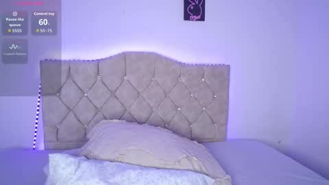 Snapshot of kattycurvy_ chatting on 10/11/25, 11:58 katty peach  online show from 10/11/25, 11:58