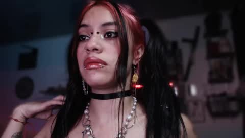      online show from 01/05/25, 01:56