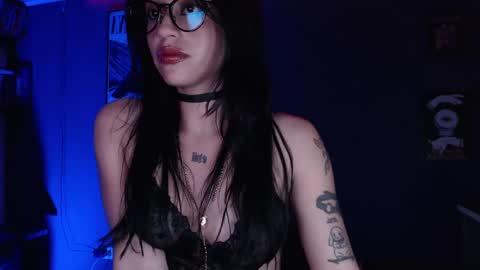      online show from 11/23/25, 10:15