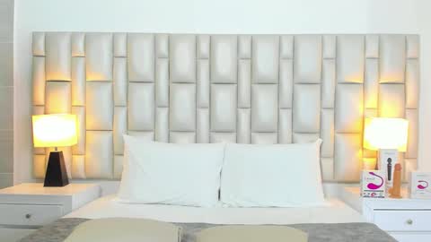 katy blonde girl and paola big boobs online show from 11/26/25, 07:59