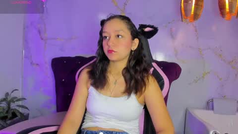 Snapshot of katy_sweet19 chatting on 05/11/26, 10:43 Katy online show from 05/11/26, 10:43