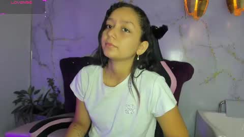 Snapshot of katy_sweet19 chatting on 06/25/26, 10:31 Katy online show from 06/25/26, 10:31