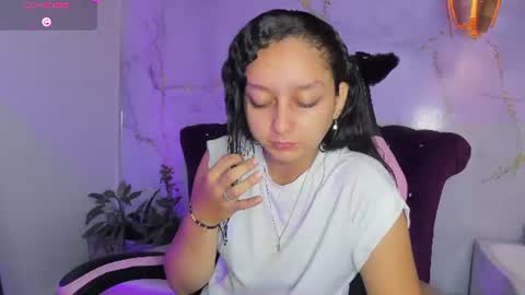 Snapshot of katy_sweet19 chatting on 06/28/26, 10:43 Katy online show from 06/28/26, 10:43