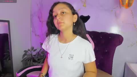 Snapshot of katy_sweet19 chatting on 07/02/26, 10:32 Katy online show from 07/02/26, 10:32