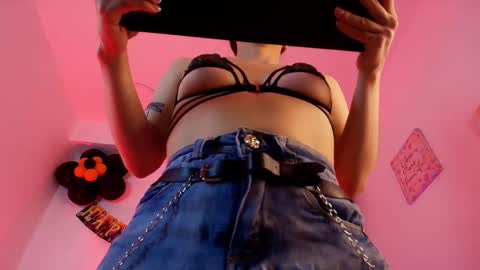 Katy Van online show from 10/19/25, 08:42