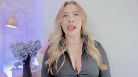 Snapshot of katya_blonde chatting on 04/11/26, 04:06 katya_blonde online show from 04/11/26, 04:06