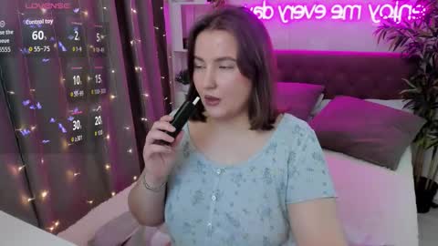 Kate online show from 10/16/25, 05:08