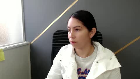 Snapshot of katybelladonna chatting on 12/03/24, 12:27 KATY online show from 12/03/24, 12:27