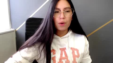 Snapshot of katybelladonna chatting on 12/19/24, 12:12 KATY online show from 12/19/24, 12:12