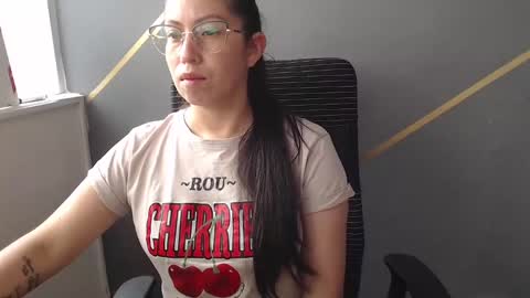 Snapshot of katybelladonna chatting on 03/02/25, 01:27 KATY online show from 03/02/25, 01:27