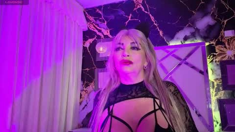 Snapshot of katyhornymilfsexy chatting on 02/02/26, 11:53 katy online show from 02/02/26, 11:53