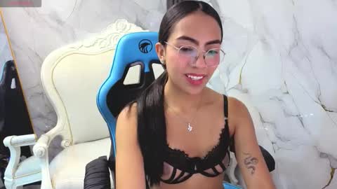 katyrider_a online show from 10/21/25, 01:34