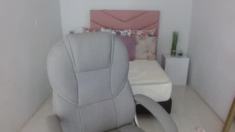 katyrojas online show from 10/29/25, 12:07