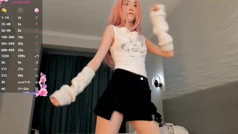 mai online show from 11/17/25, 04:13