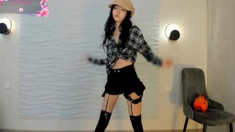 mai online show from 12/01/25, 03:17